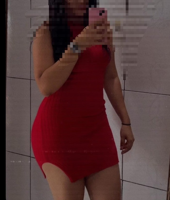 COMPLACIENTE SENSUAL ARDIENTE DESEOSA DE SEXO
