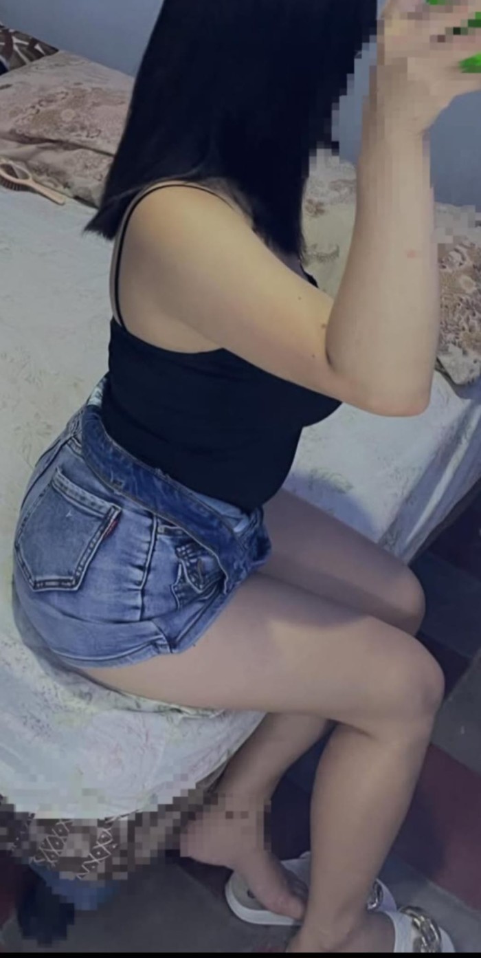 COMPLACIENTE SENSUAL ARDIENTE DESEOSA DE SEXO