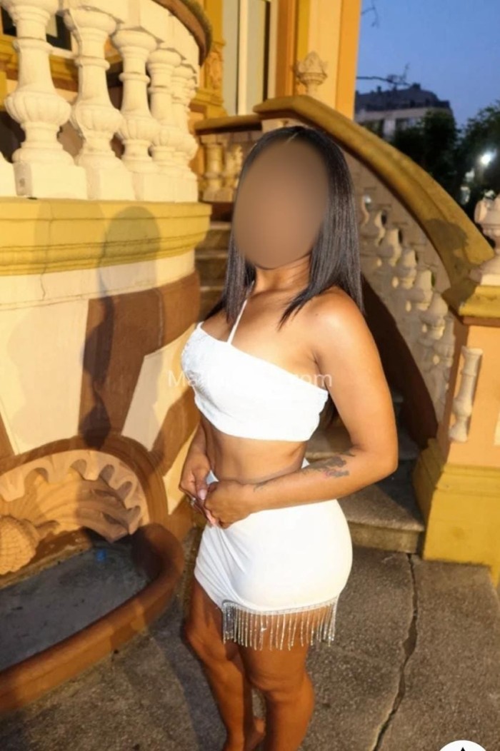 DELICIOSA IMPLICADA EXQUISITA ANSIOSA DE PLACER