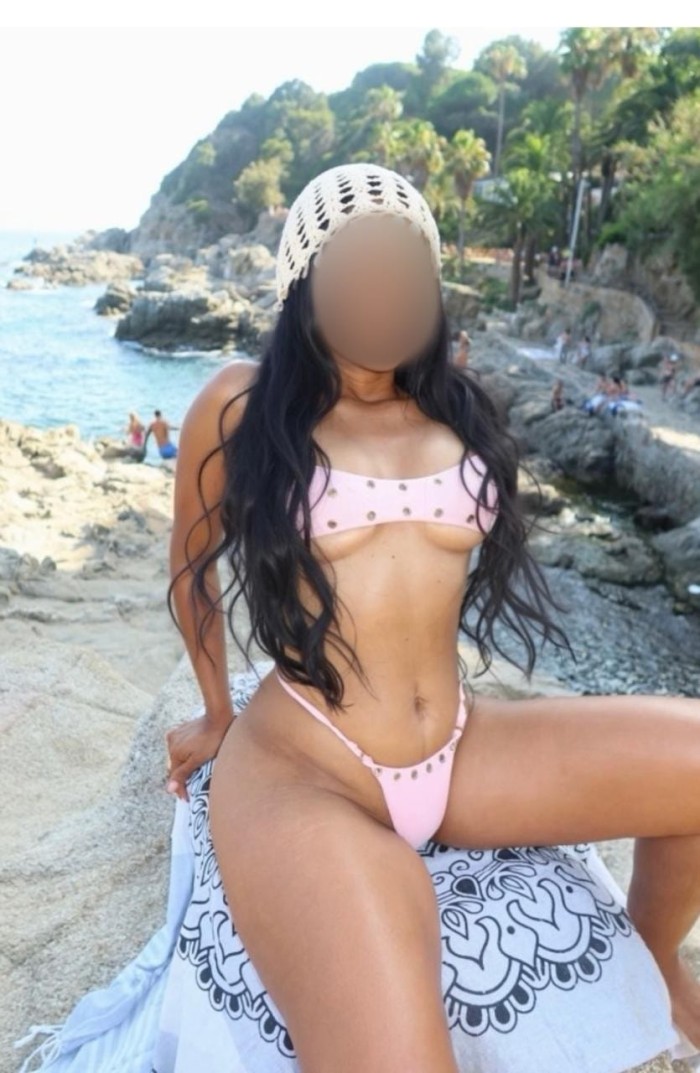 DELICIOSA IMPLICADA EXQUISITA ANSIOSA DE PLACER