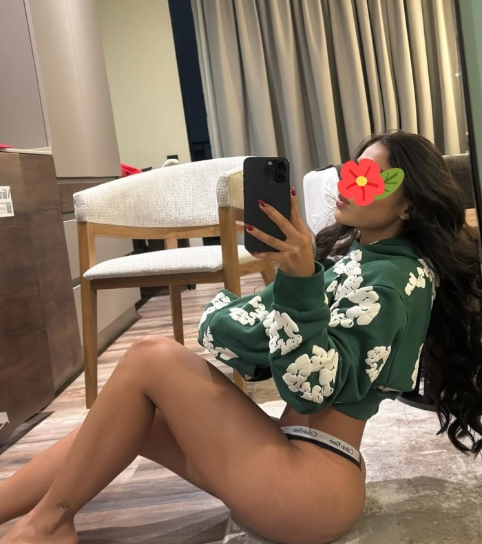 GUAPA JOVENCITA DE PASO POR GANDÍA