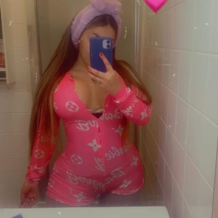 AMOR SOY LUNA, COLOMBIANA 23 AÑOS RECIÉN LLEGADA
