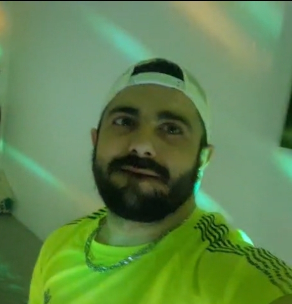 MACHO ESPAÑOL ACTIVAZO