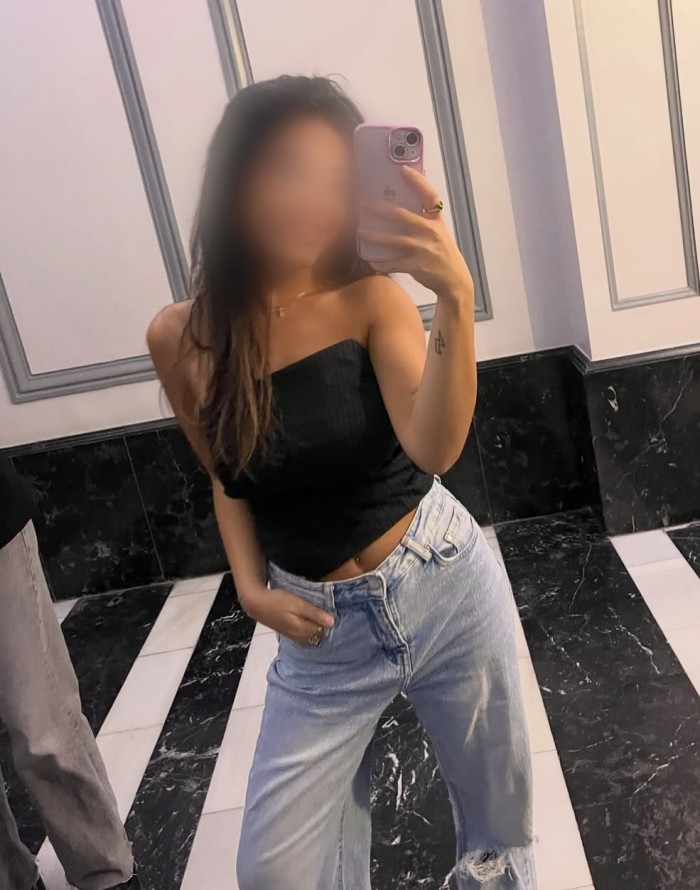Camila, joven colombiana desde 15 euros