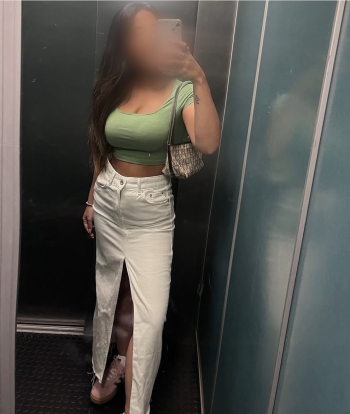 Camila, joven colombiana desde 15 euros