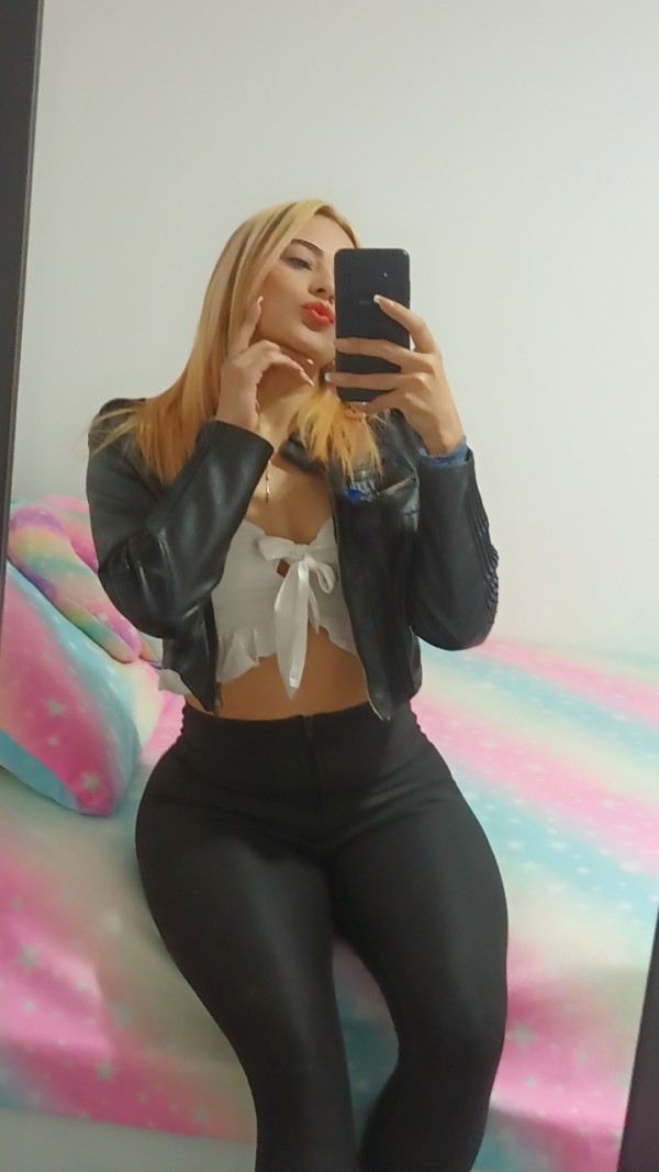 SCORT DE LUJO CARIÑOSA DISCRETA COMPLACIENTE
