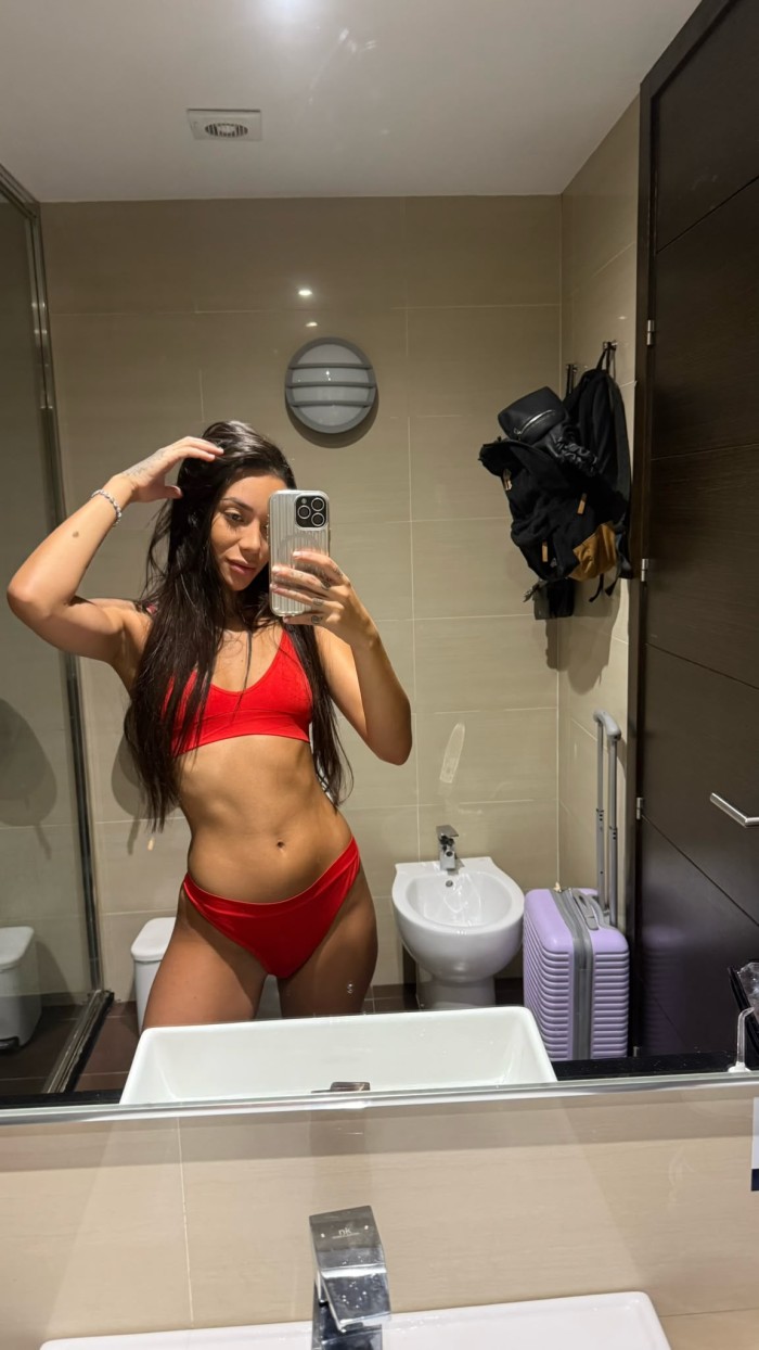 IMPLICADA CACHONDA EXQUISITA DESEOSA DE PLACER