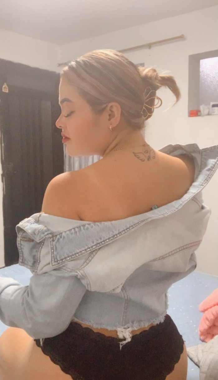 HERMOSA SENSUAL CACHONDA BOMBA DE SEXO