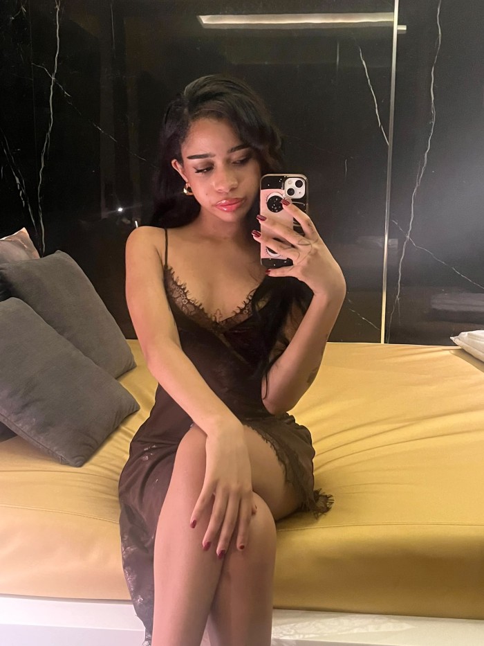 1VEZ KIARA SALVADOREÑA LINDA MUÑEQUITA ELEGANTE