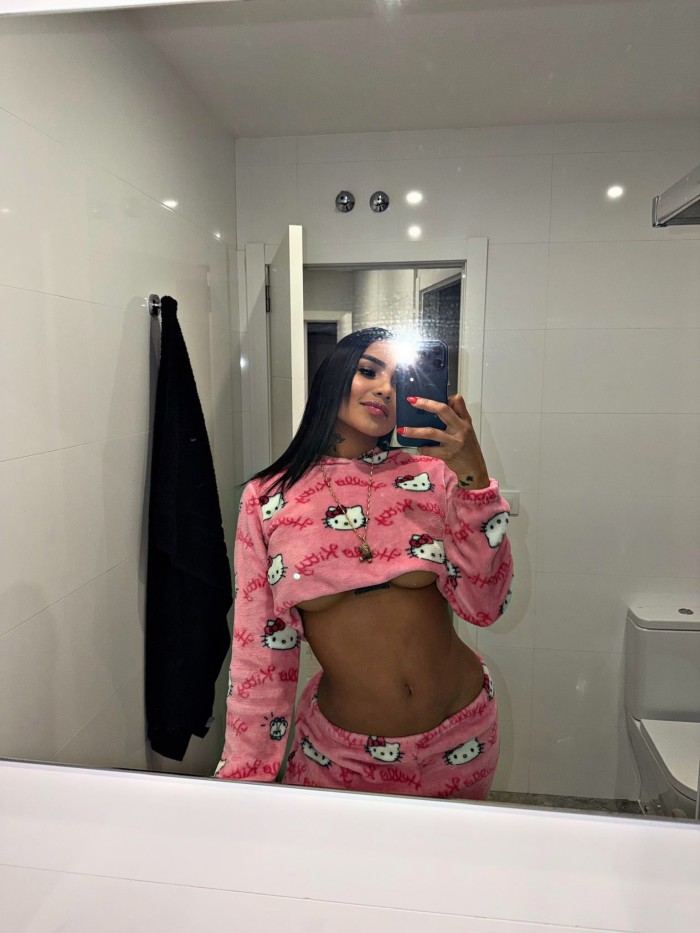 NOVEDAD Chica de LUJO para caballeros educados