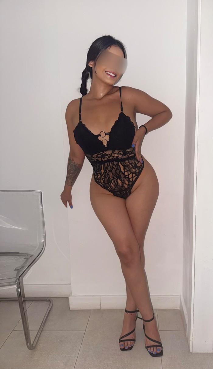 CACHONDA ARDIENTE FIESTERA ESCORT NOVEDAD