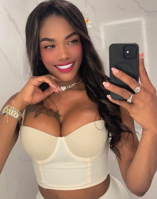 CRISTAL RECIEN LLEGADA MUY CACHONDA
