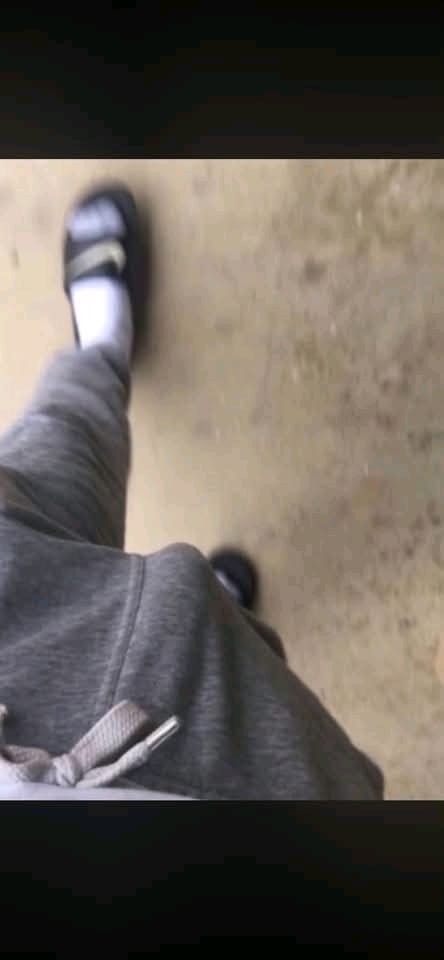 Jovencito de mente abierta ven experimentamos