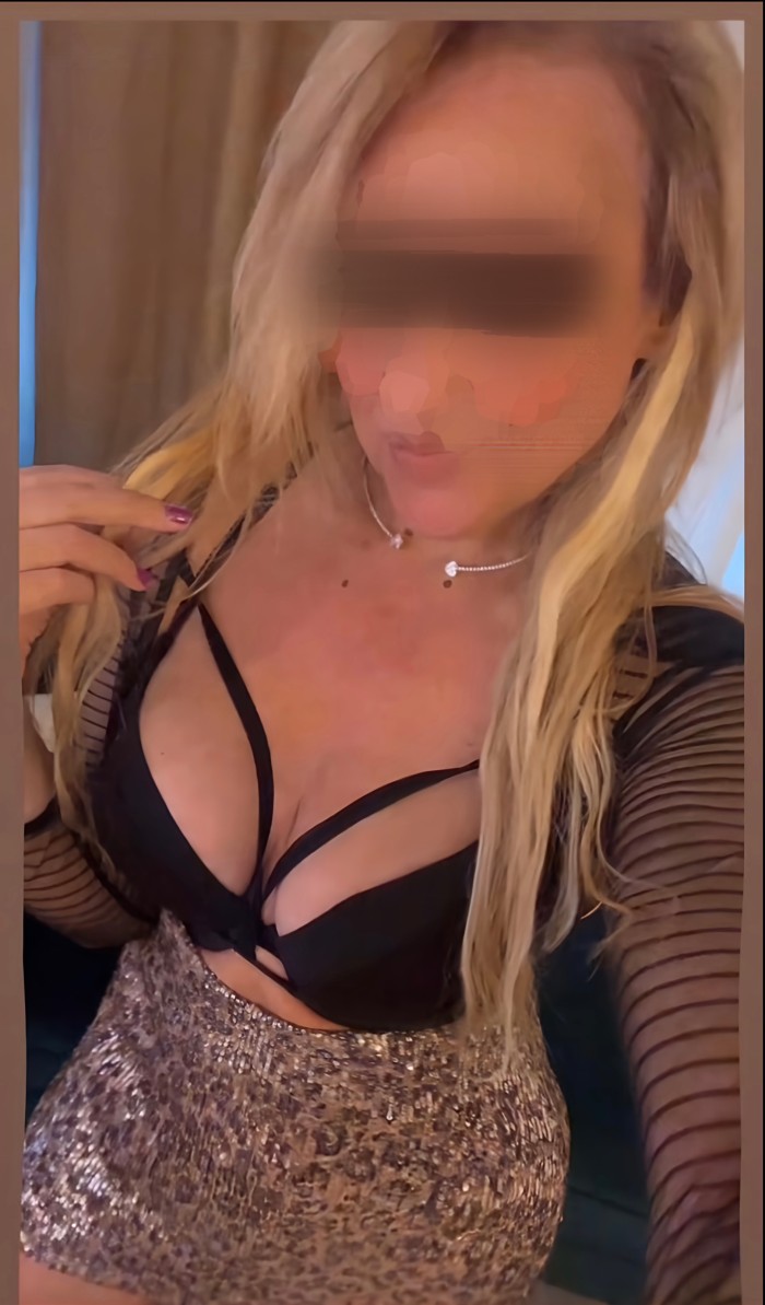 Adrianna tú masajista en Madrid vivo solita