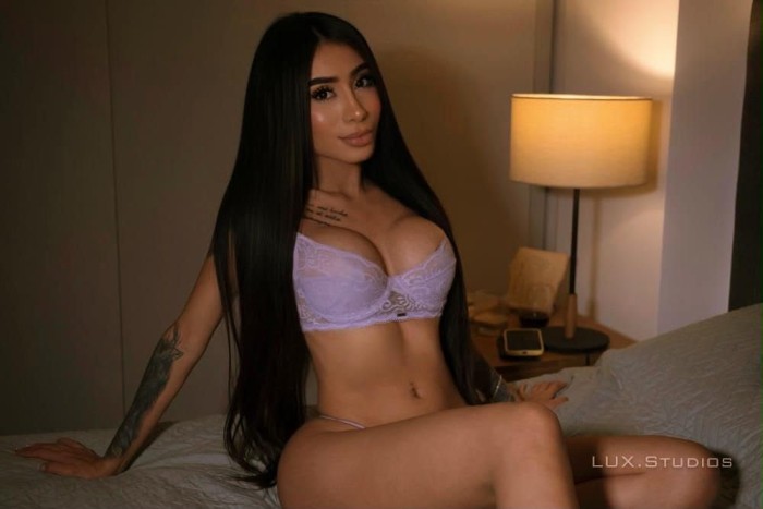 linda joven y adicta al sexo y la fiesta