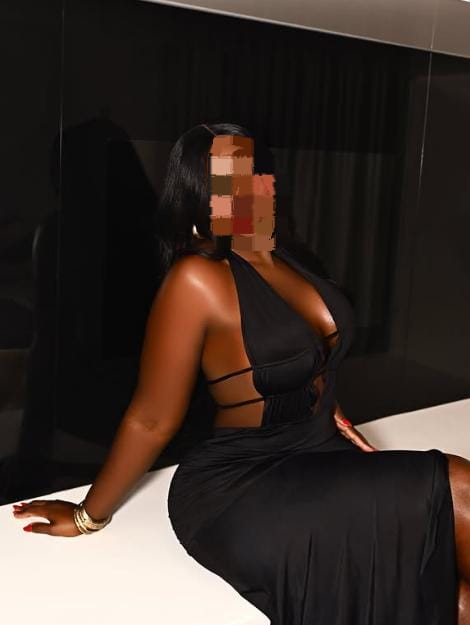 DIOSA DEL PLACER COMPLACIENTE FIESTERA A TOPE