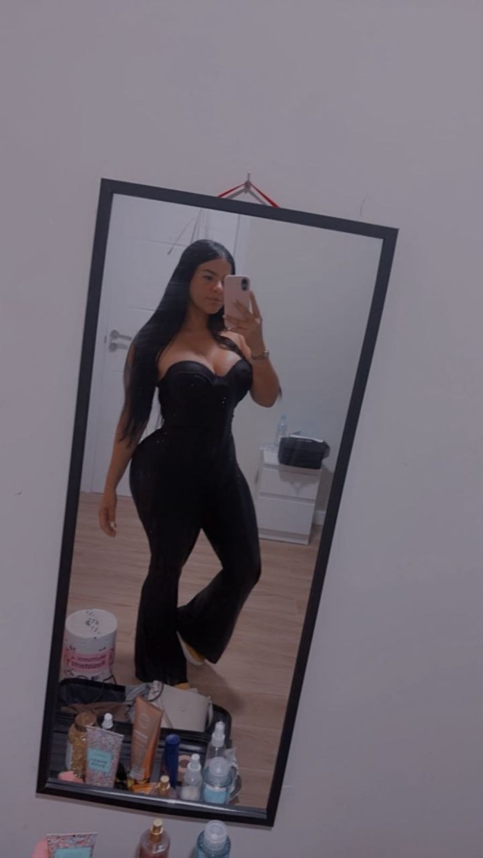 NICOL VENEZOLANA NALGONA FIESTERA 24H