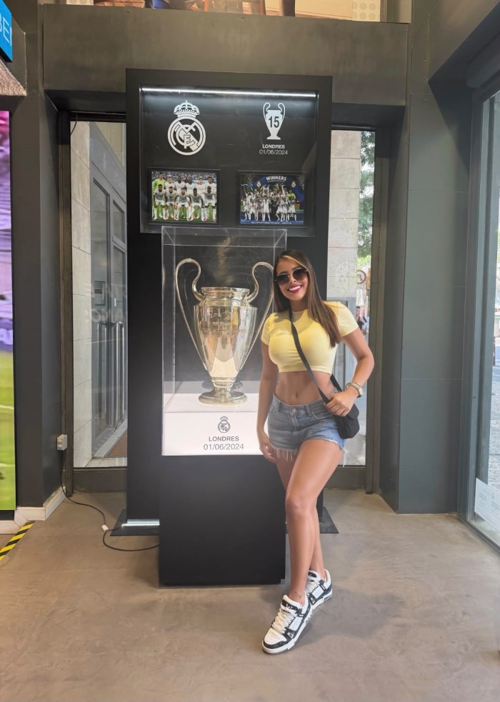 ANTONELLA ATREVIDA Y MUY JUGUETONA EN TABERNAS