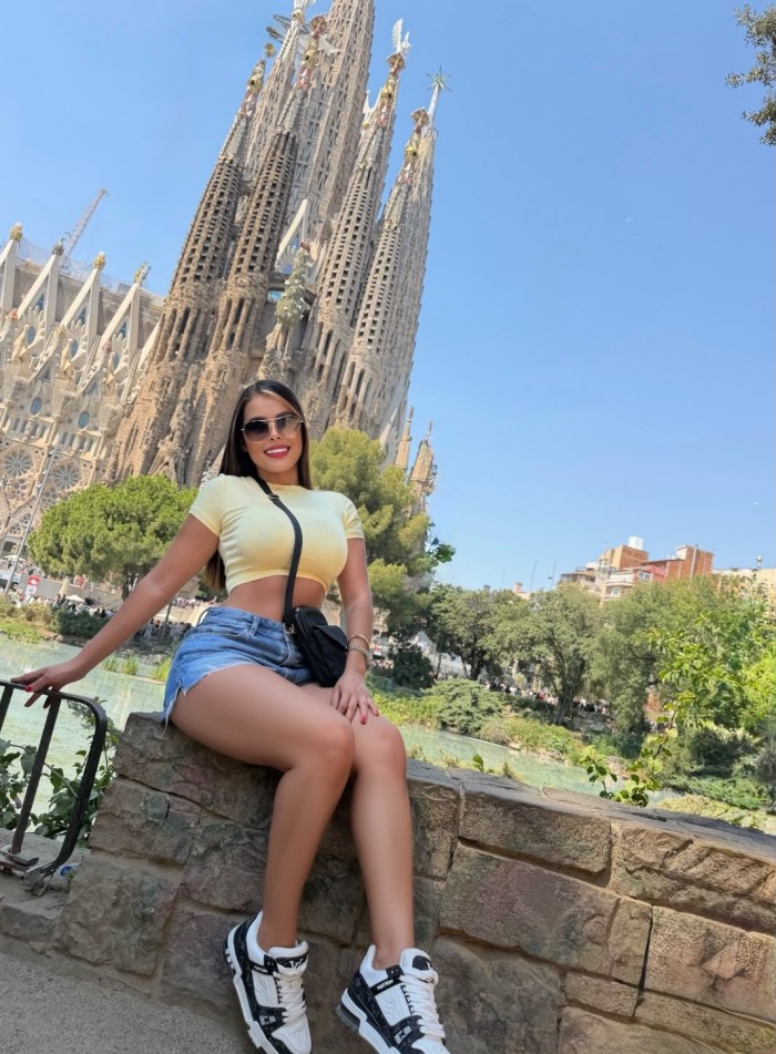 ANTONELLA ATREVIDA  Y MUY JUGUETONA EN TABERNAS