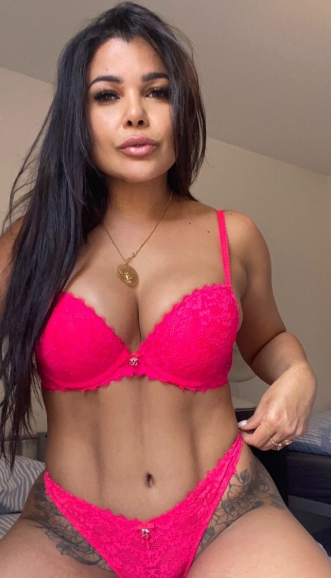 GUAPA CON CURVAS PERFECTAS; VEN Y PRUEBAME , NUEVA