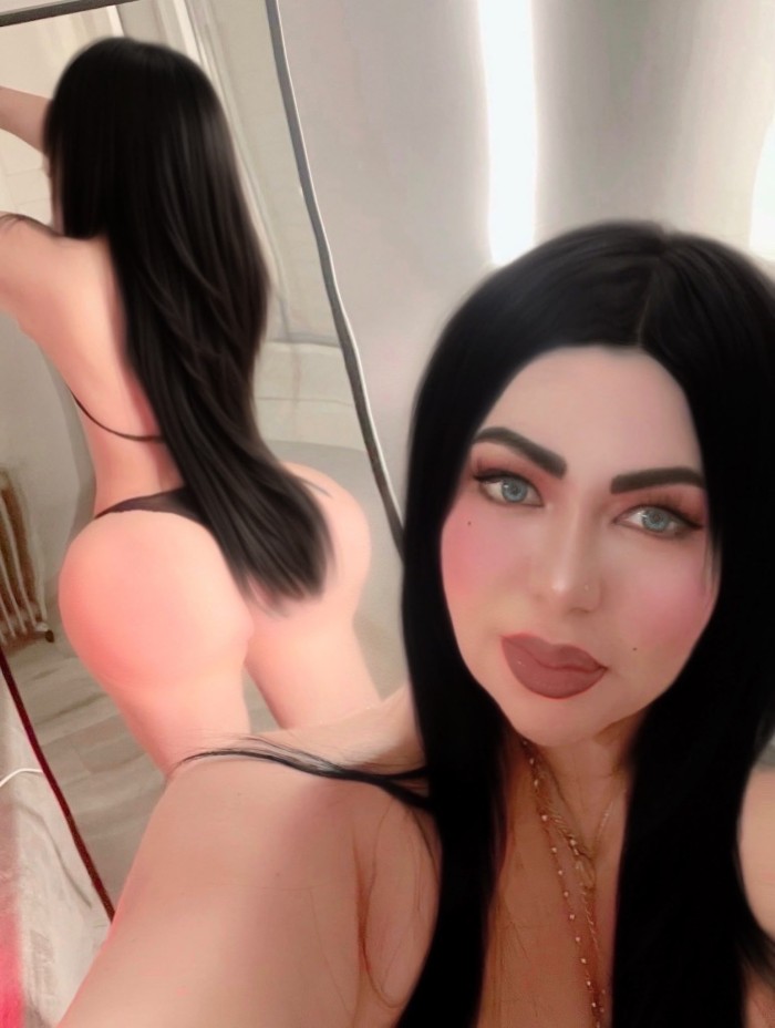 Erika explosiva exótica exuberante encantadora