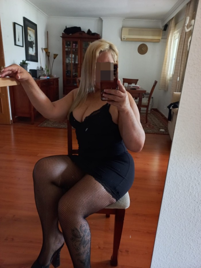 EN TALAMANCA MUJER COMPLACIENTE A TUS CAPRICHOS