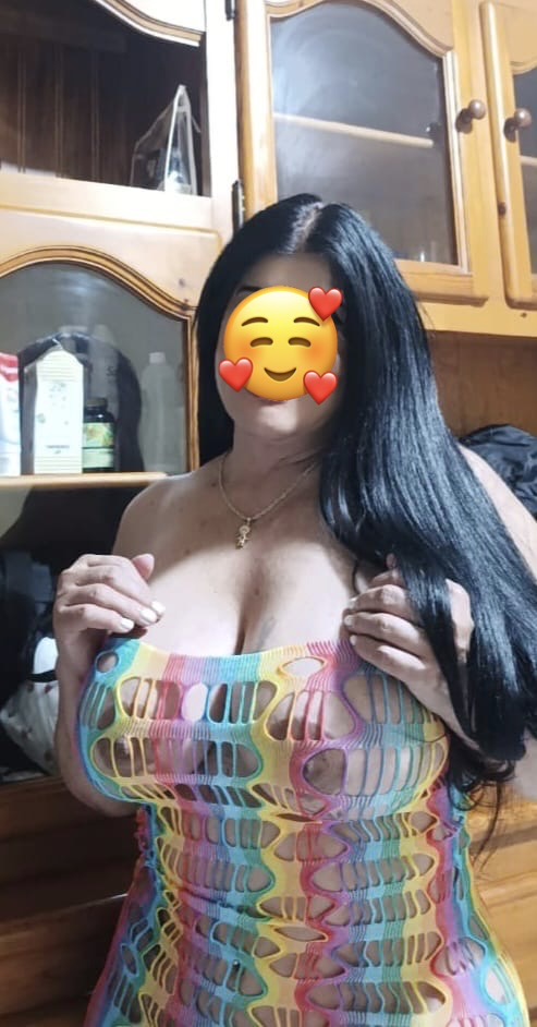 VALENTINA RECIEN LLEGADA MUY CACHONDA