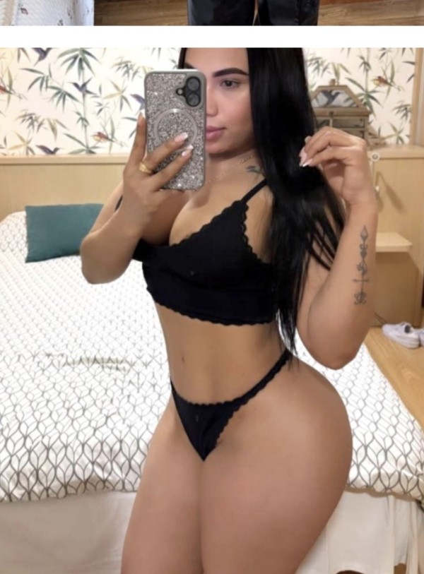 ARDIENTE CACHONDA JUEGUETONA FIESTERA MAMADA AL100