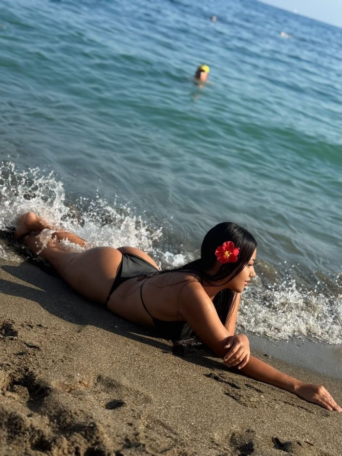 JESSICA TU COLOMBIANA JUGUETONA,FIESTERA NALGONA