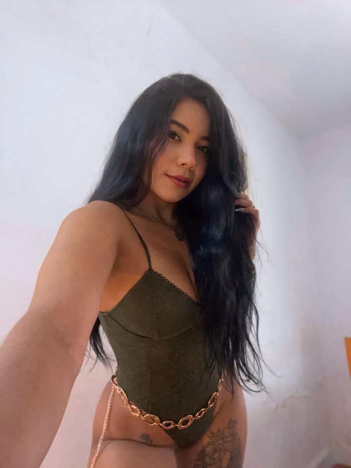 MUJER DESEOSA DE SEXO EN LAS GALLETAS
