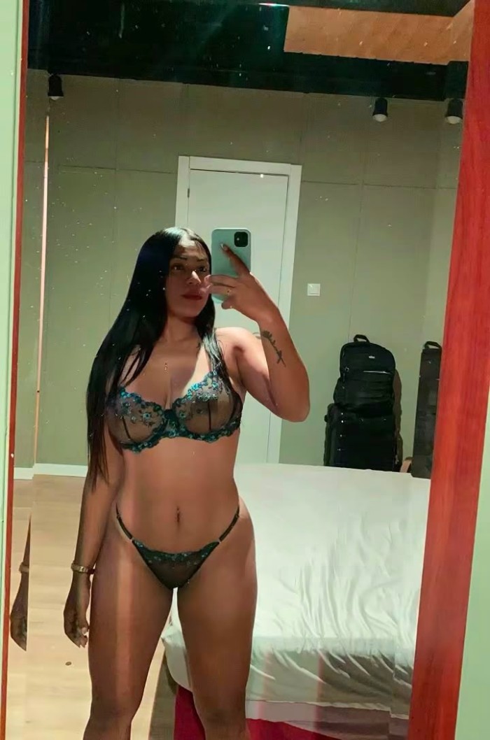 primera vez jovencita y traviesa su amante amiga