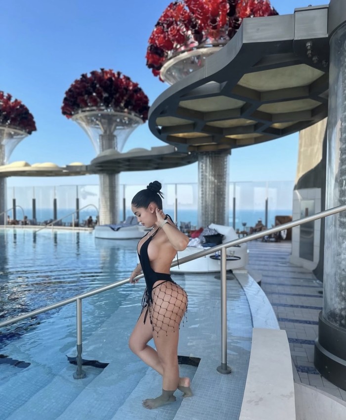 Cachonda e implicada colombiana muy dulce