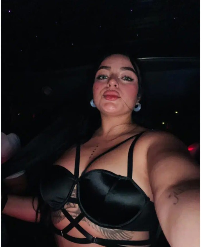 COLOMBIANA MUY GUARRA Y DELICIOSA