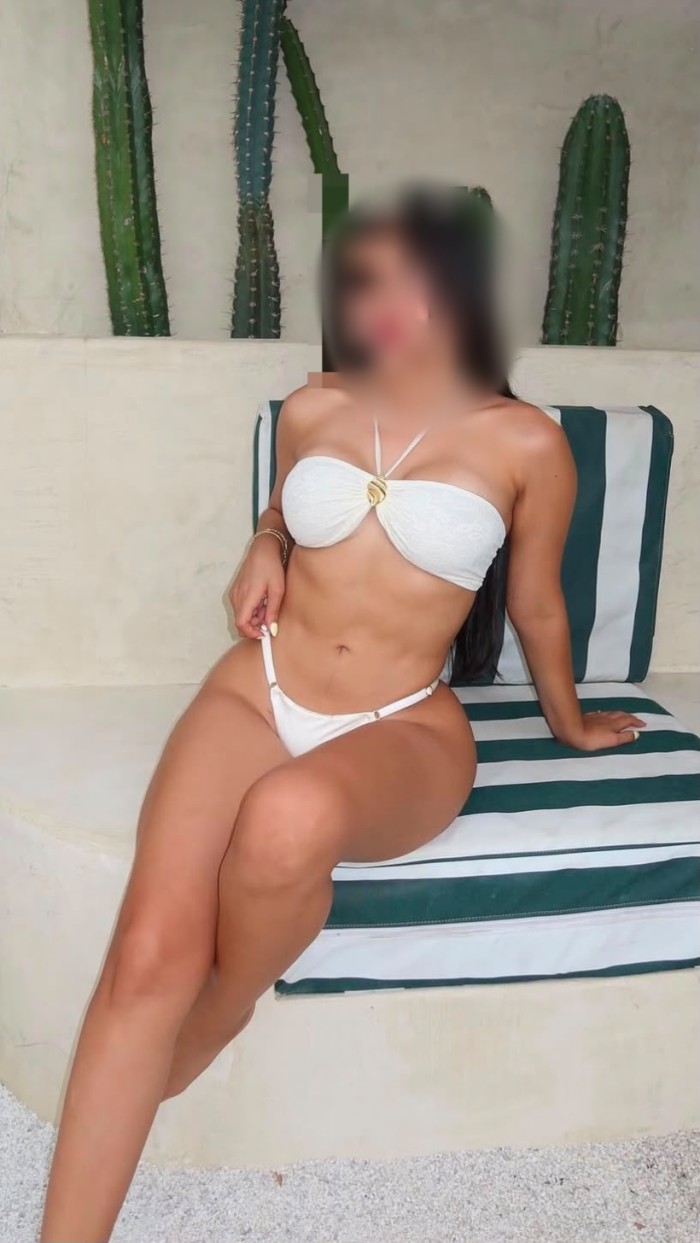 BELLA LATINA DE CURVAS ARDIENTES TODA UNA DIOSA PARA TU PALADAR NOVEDAD