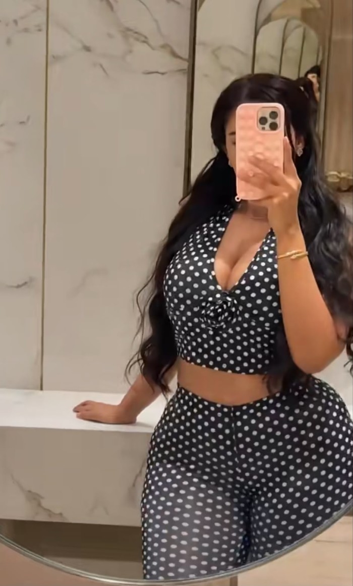 NORA CHICA MUY CALIENTE EN PARLA, EXPECTACULAR