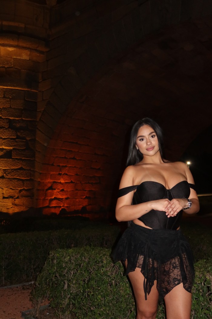 MORENA DIVINA CULAZO RICO Y GANAS DE FIESTA A TOPE