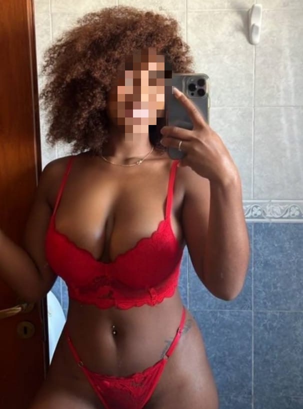 Lina latina alegre fiestera y encantadora en Burgos