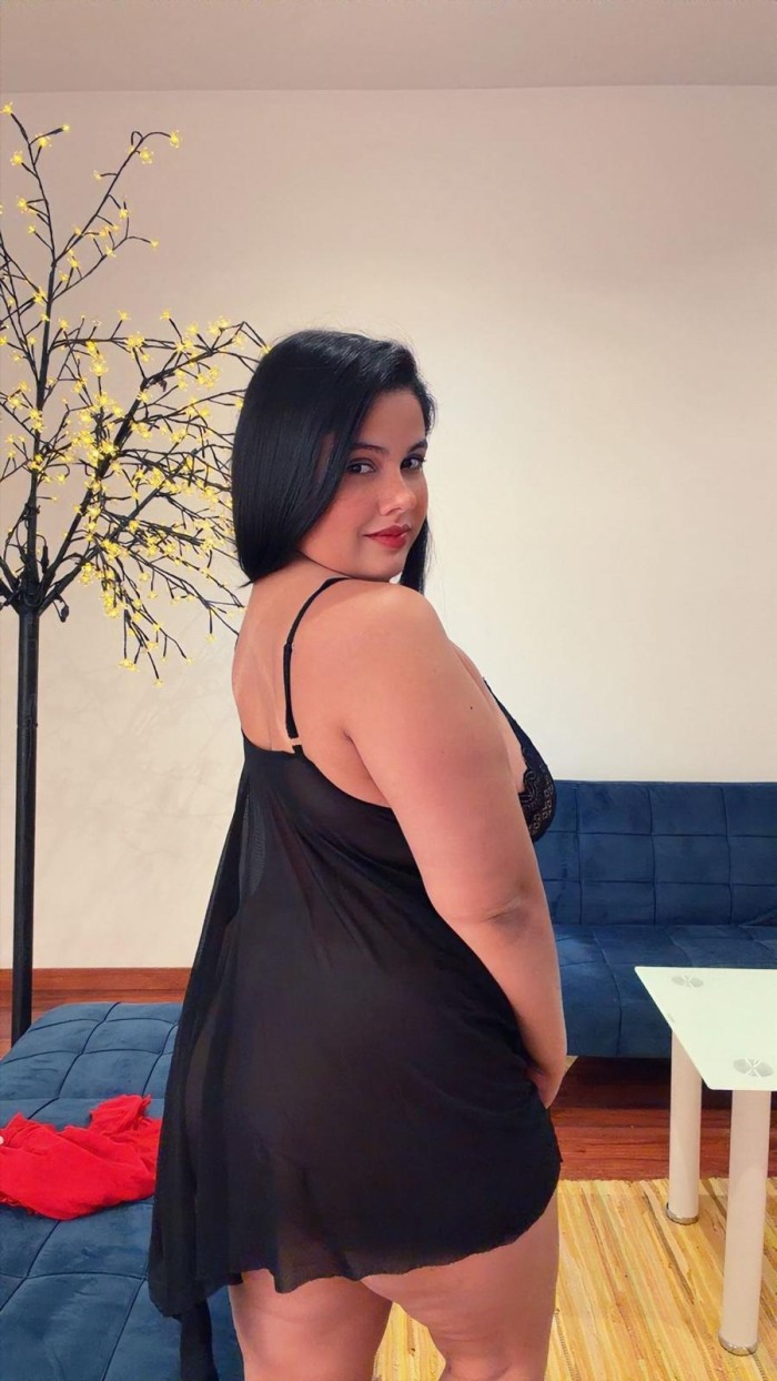 COLOMBIANA EN IGUALADA Juegos de Rol y BDSM 24/7