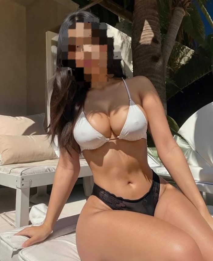 TODA UNA DIOSA EN LA CAMA RECIEN LLEGADA