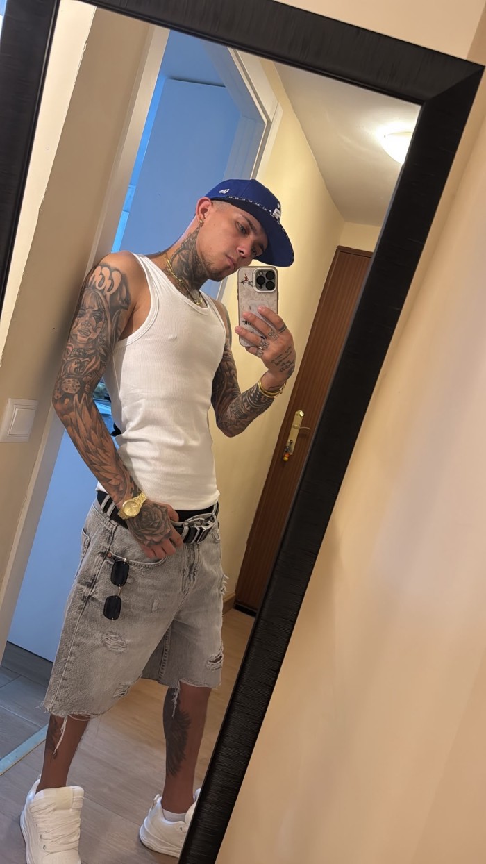 Axel jovencito Pollon XL bien cargadito