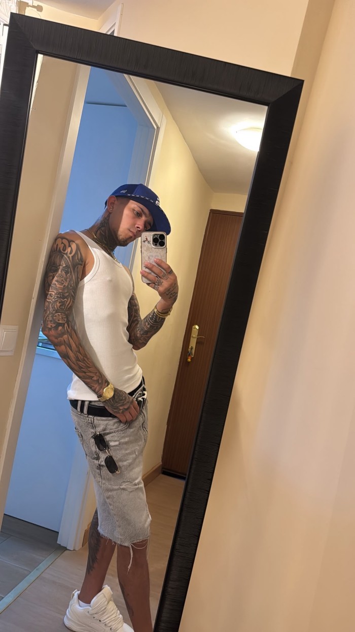 Axel jovencito Pollon XL bien cargadito