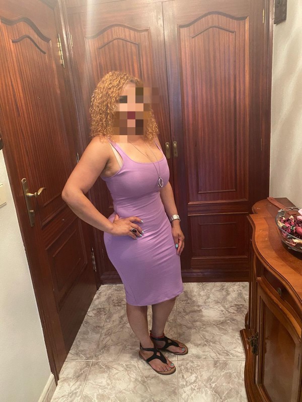 JUGUETONA FIESTERA LISTA PARA PERDER CONTROL