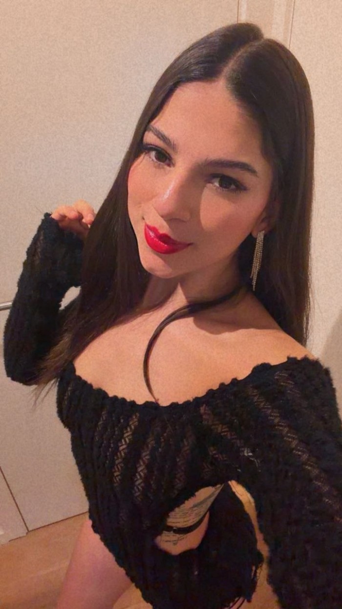 JESSICA COLOMBIANA,CALIENTE!MOJADITA EN MI CUARTO!