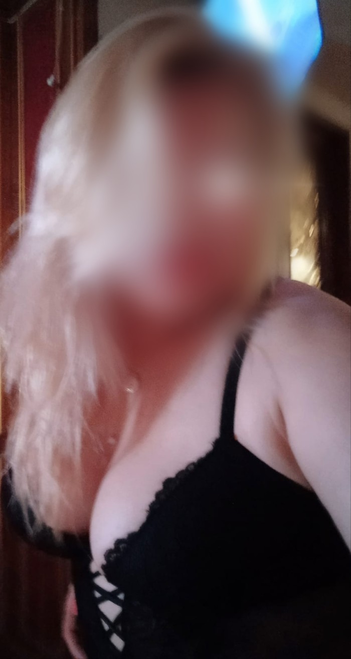 MADURITA SEDUCTORA Y COMPLACIENTE EN AVILÉS