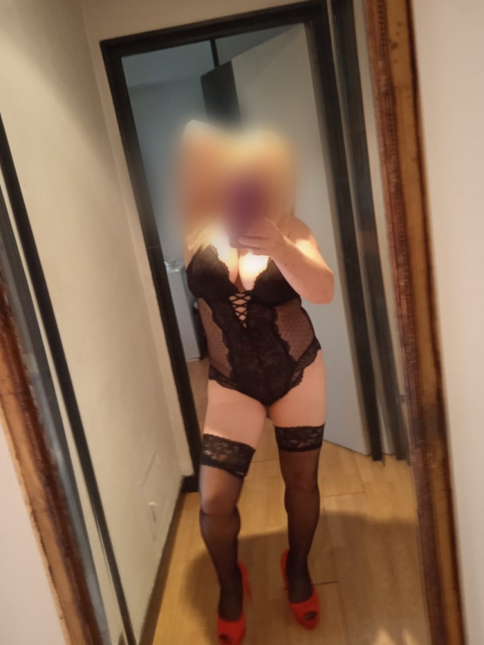 MADURITA SEDUCTORA Y COMPLACIENTE EN AVILÉS