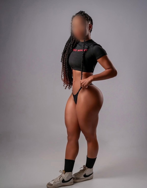 ARDIENTE SENSUAL COMPLACIENTE DESEOSA DE SEXO