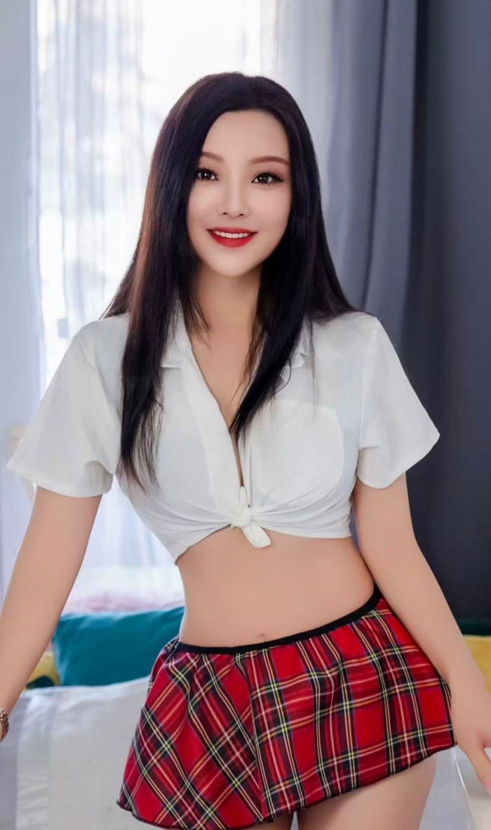 MEI, BELLEZA ASIÁTICA MUY COMPLETA