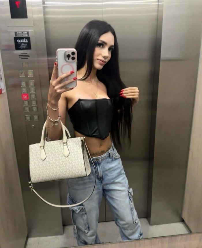 SOY LA COMPAÑIA QUE BUSCAS.MARIANA DISFRUTAMOS JUN