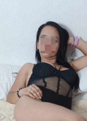 COMPLACIENTE SENSUAL ARDIENTE DESEOSA DE SEXO