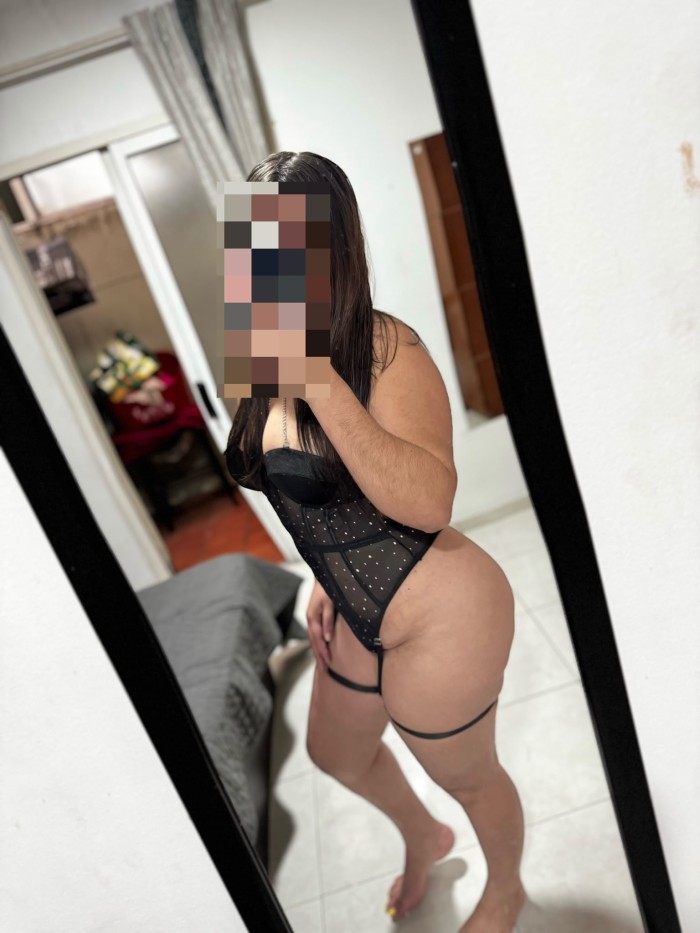 677854610  reina de tus travesuras en San Isidro